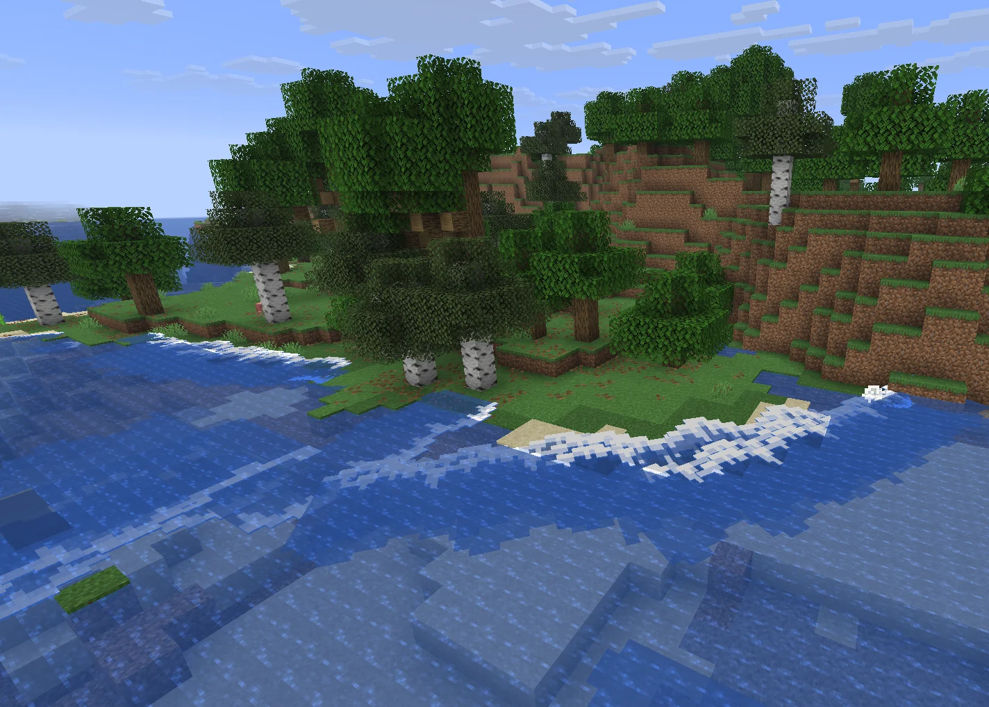 Vagues générées par le mod Wavify sur une plage bordée d’arbres dans Minecraft.