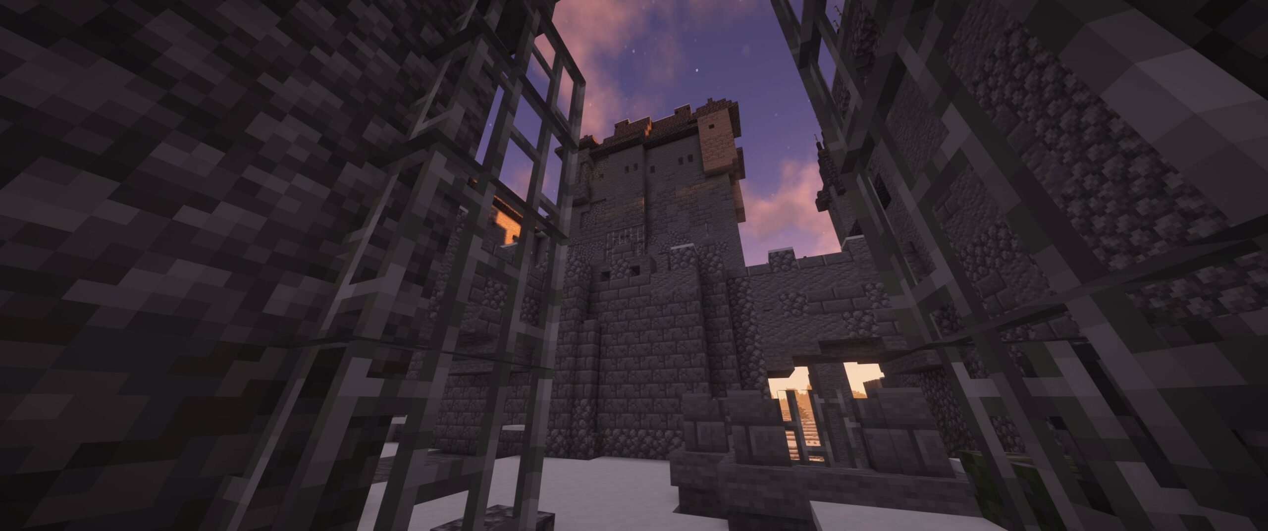 Exploration d’une structure avec Grim Kingdoms Exploration intérieure d’une structure médiévale du mod Grim Kingdoms
